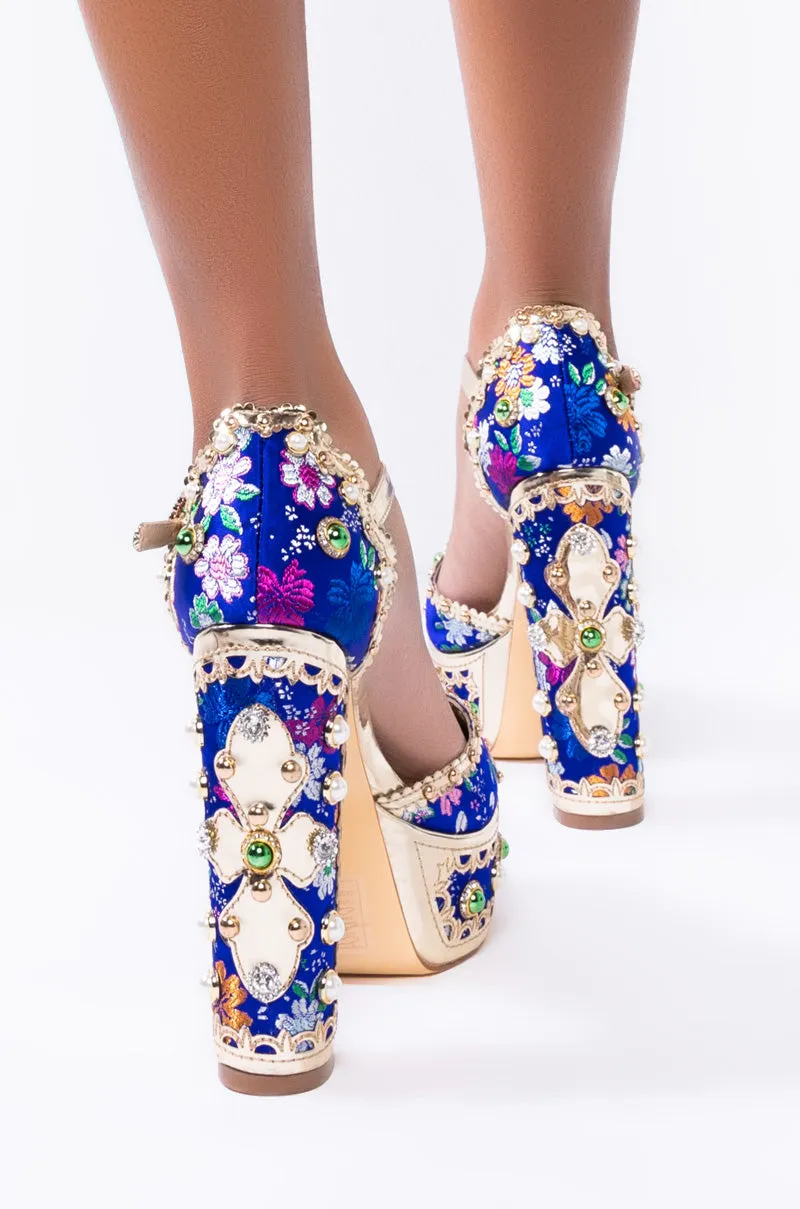 AZALEA WANG AIM FOR THE EYES CHUNKY HEEL SANDAL IN BLUE