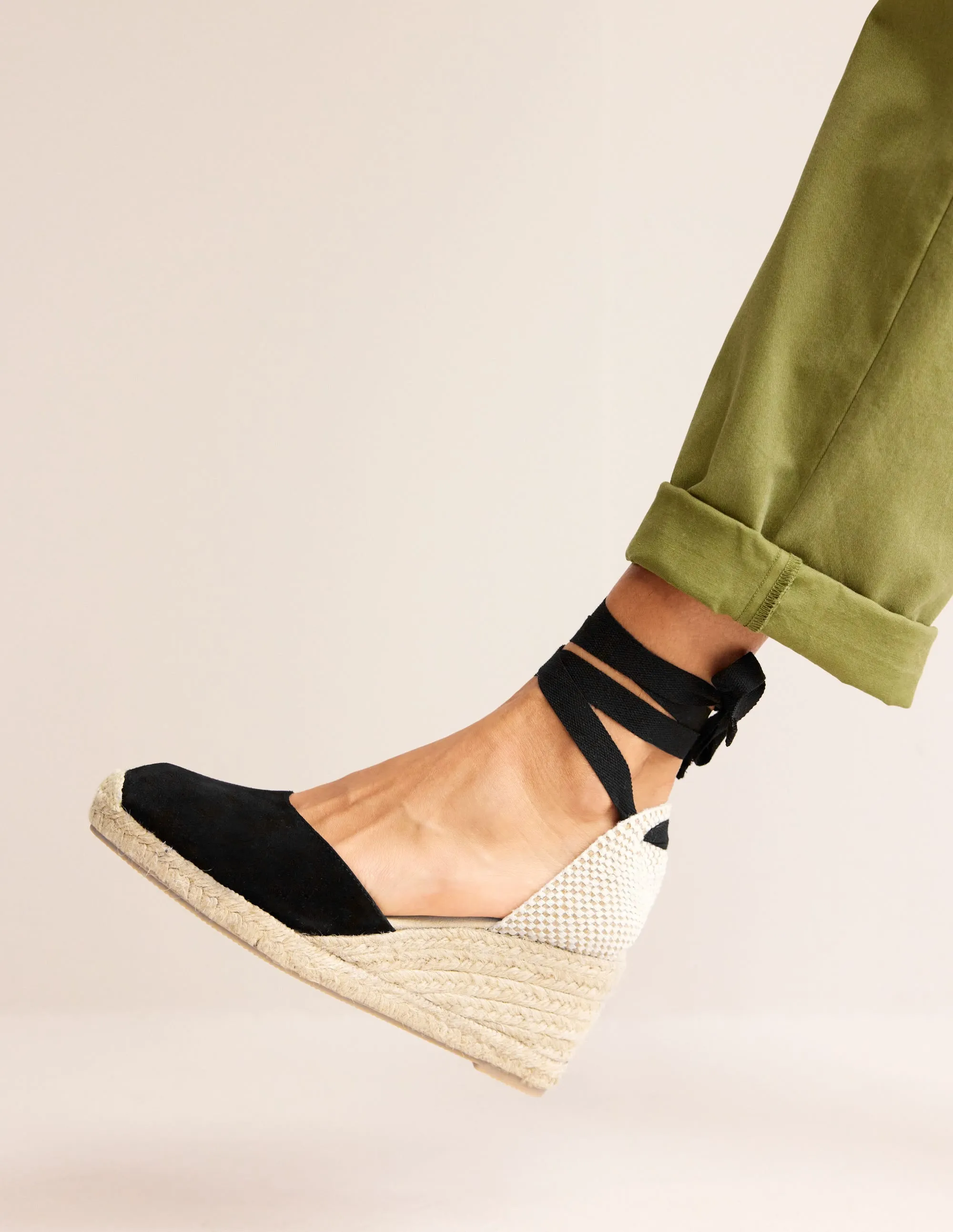 Cassie Espadrille Wedge-Black