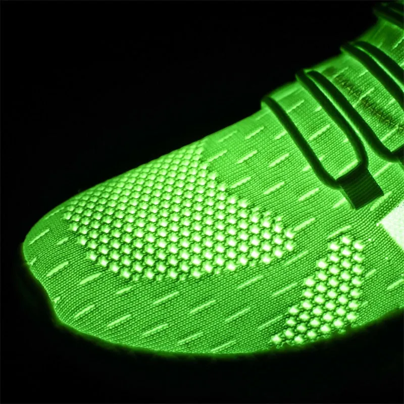 Men Light Mesh Breathable Running Sneakers