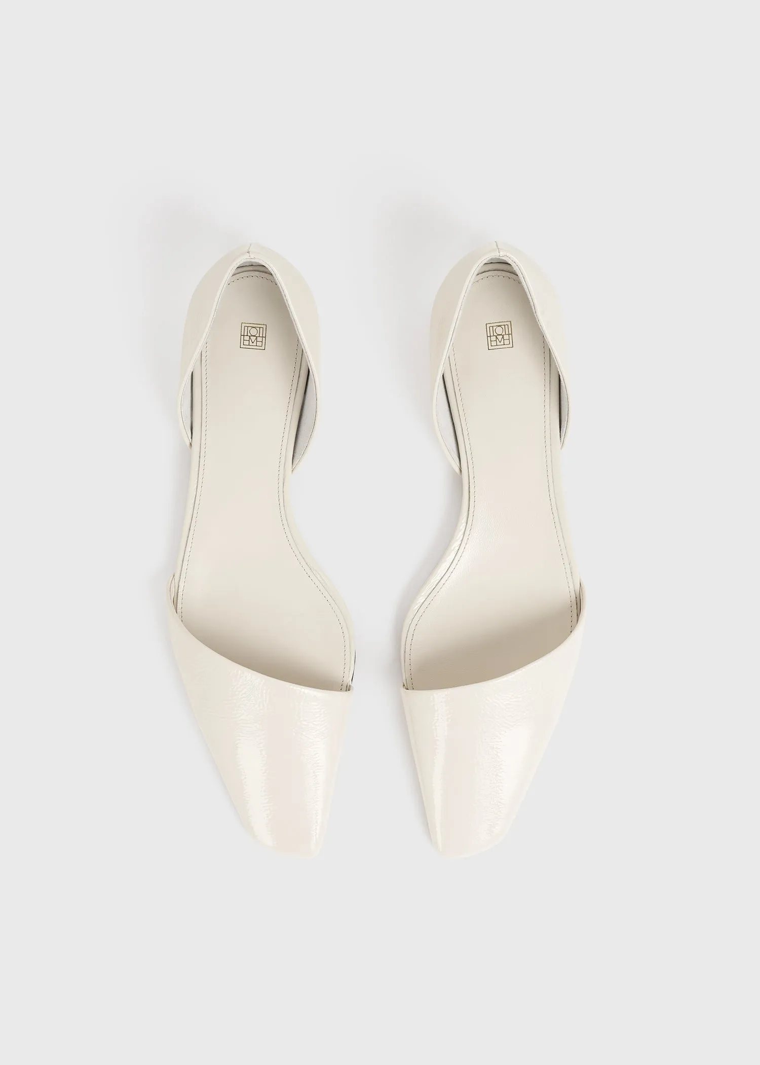 The Asymmetric D'Orsay Flat snow